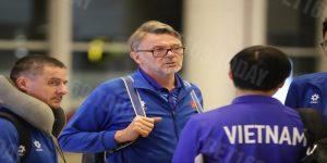 HLV Troussier rời khỏi Việt Nam ngay trong đêm